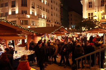 christmas fair vorosmarty budapest