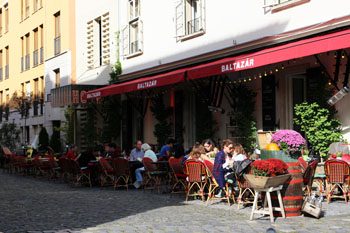 the terrace of Baltazar full of patrons