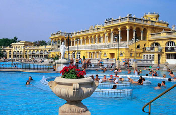 splashing in the outdoor pool of Szechenyi Bath