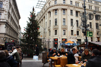 christmas budapest vorosmarty sqr12