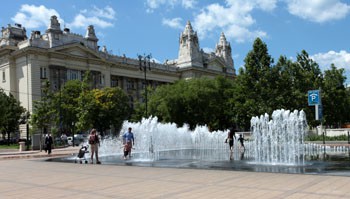 fountain_szabadsag_square_budapest