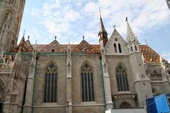 gothic_windows_matthias_church