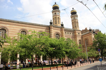 The twin towers of the Great Synagogue