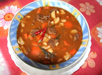 hungarian goulash 01 1