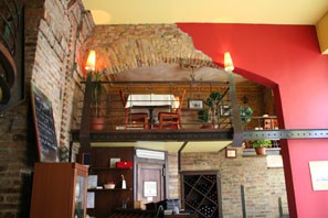 karolyi cafe inside