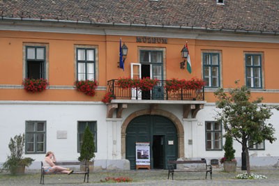 obuda_museum_main_square