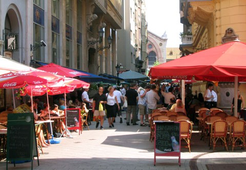 Ráday Utca - Packed with Restaurants & Cafes