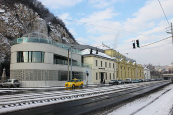 street view of the Rudas bath in winter