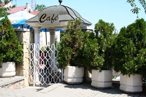 tomb of gul baba cafe