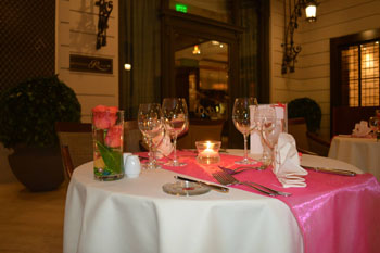 Romantic setting on Valentine's Eve at Corinthia Budapest Hotel's restaurant