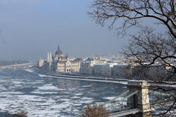 ice blocks on the Danube, part of the Chain Brigde and the Parliament form Buda