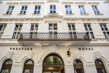 Prestige Hotel Budapest's facade