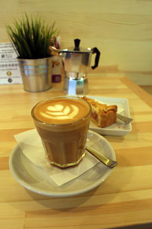 Flat white in Tamp & Pull Bank Center