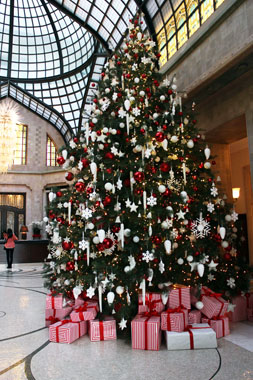 Christmas Tree in Four Seasons Budapest lobby
