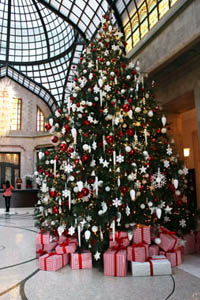 Christmas Tree in Four Seasons Budapest lobby
