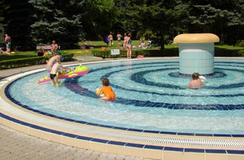 the round shape children's pool