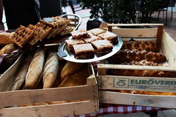 farmers' Markets in Budapest - Bread, milk loaf pastries by Panificio il Basilico