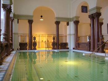 szechenyi thermal bath budapest indoor pool