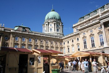 wine_festival_budapest_castle04