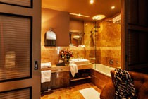 Baltazar Hotel bathroom