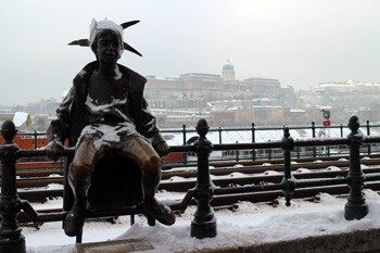 budapest danube promenade little princess