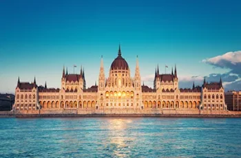 Evening Cruise With Dinner & Music in Budapest