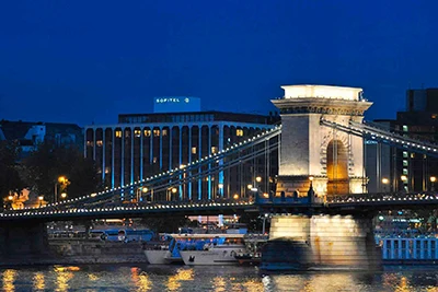 Sofitel hotel and the Chain bridge in the foreground at dusk