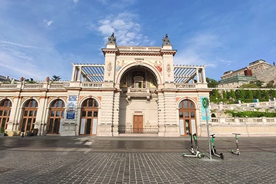 varkert bazaar budapest 1