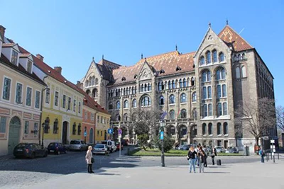 vienna gate square buda castle