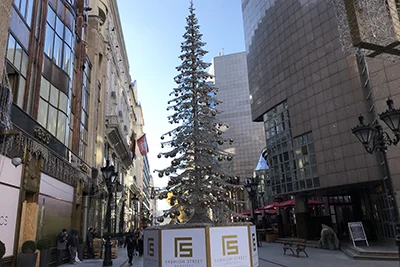 A Christmas tree in the middle of Fashion Street, Budapest