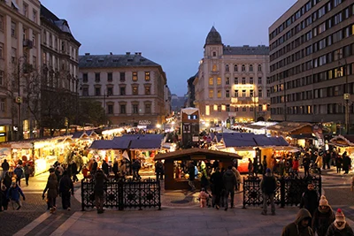 Photo of the Advent and Christmas Fair in front of the Basilica in Budapest, photo was taken during the blue hour